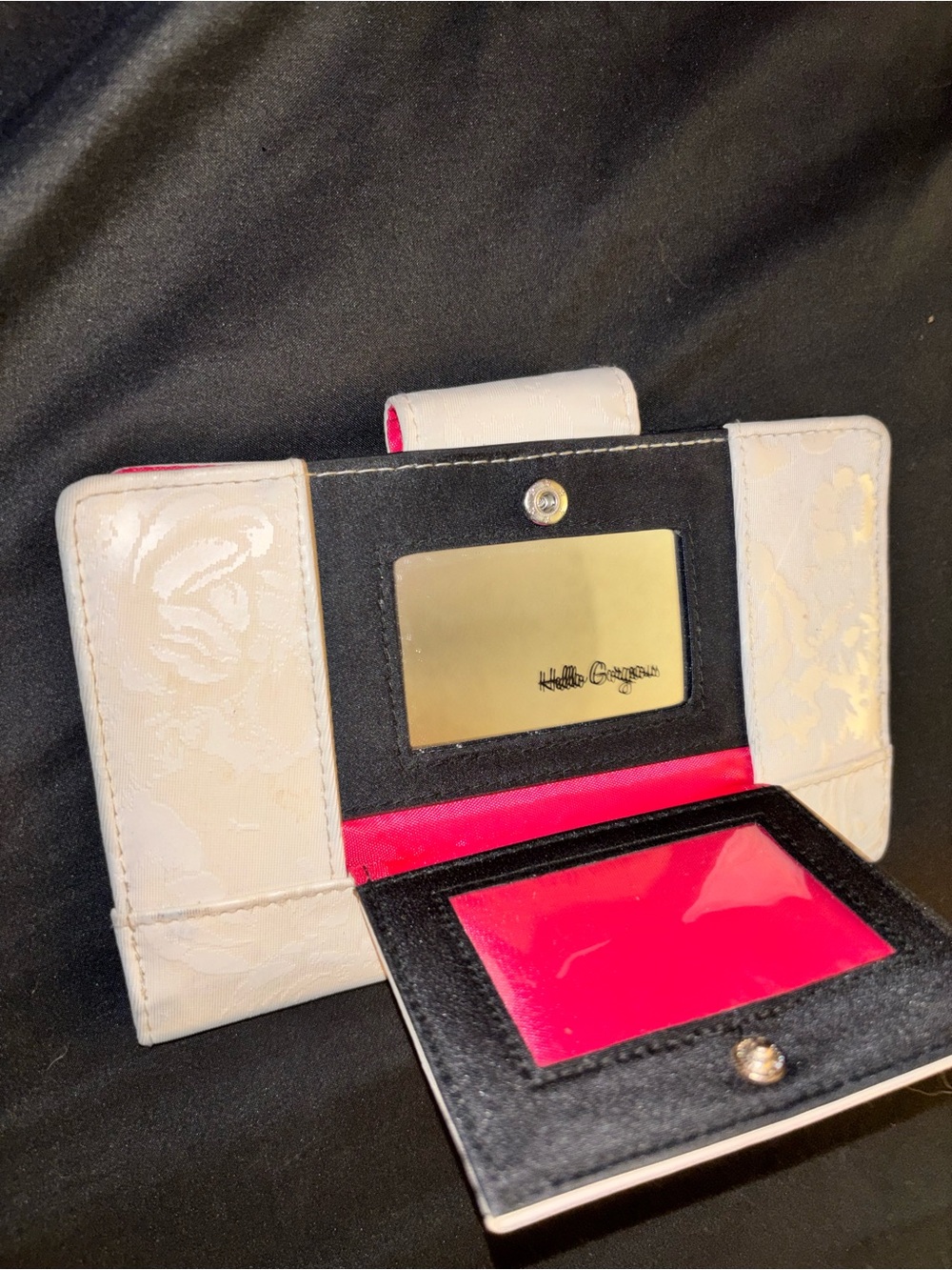 White and Hot Pink Compact Card & Key Holder Kenneth Cole